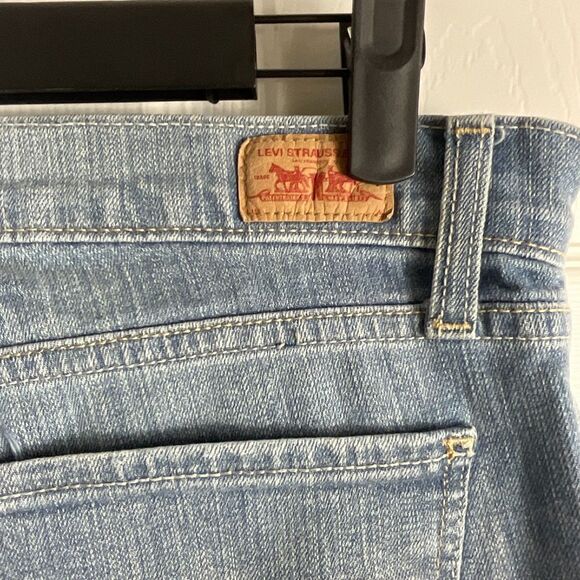 Levis 524 Too Superlow Womens Jeans Size 5M Blue Wash Straight Leg Distressed N - Picture 9 of 12